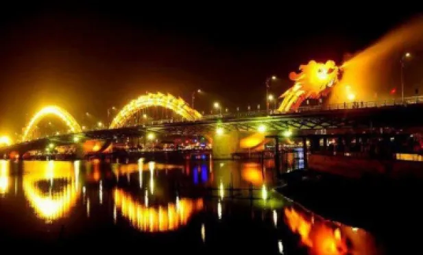 岘港龙桥 - 沿海城市的建筑杰作